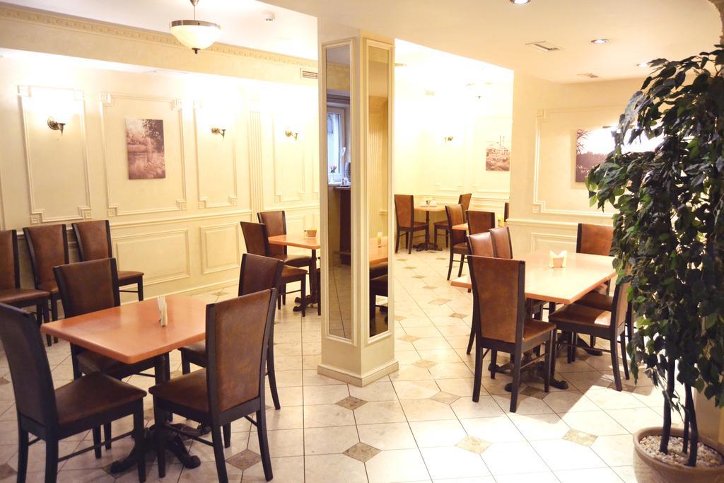 Riverside Hotel รีกา ภายนอก รูปภาพ