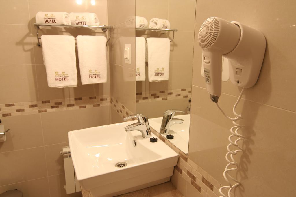 Riverside Hotel รีกา ภายนอก รูปภาพ